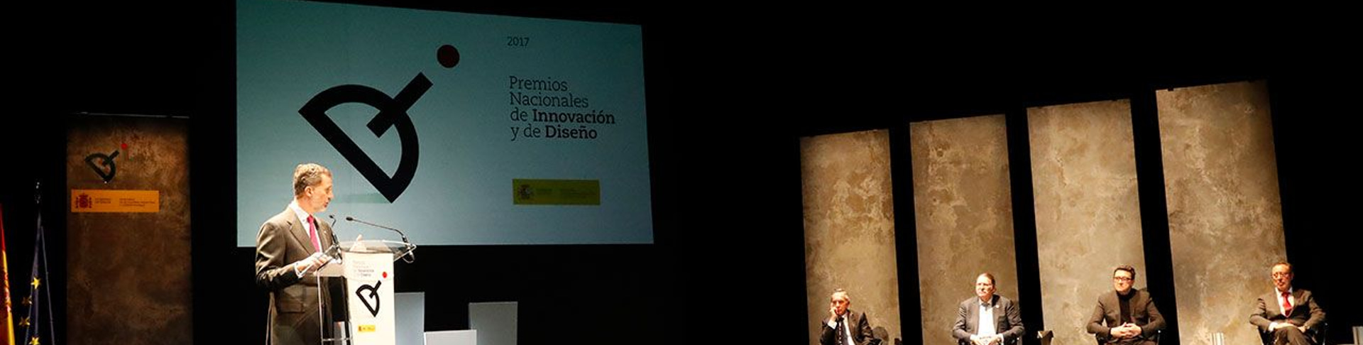 Actiu recibe el Premio Nacional de Diseño de mano de los Reyes