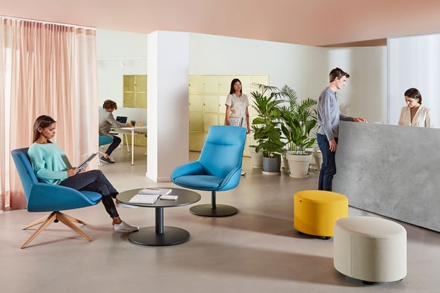 employés au travail flexible smart working