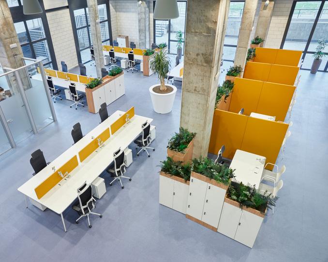 Séparateurs de liens et de bureaux dans les bureaux de SEPE (Madrid)