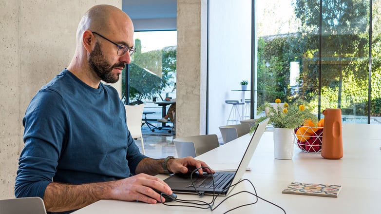 Natural or Mediterranean. Adapt the Home Office to your style