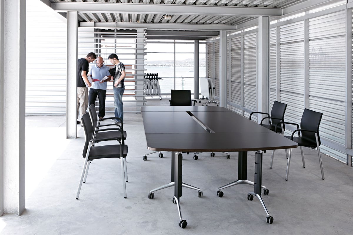 Training tables. Suits Desk.