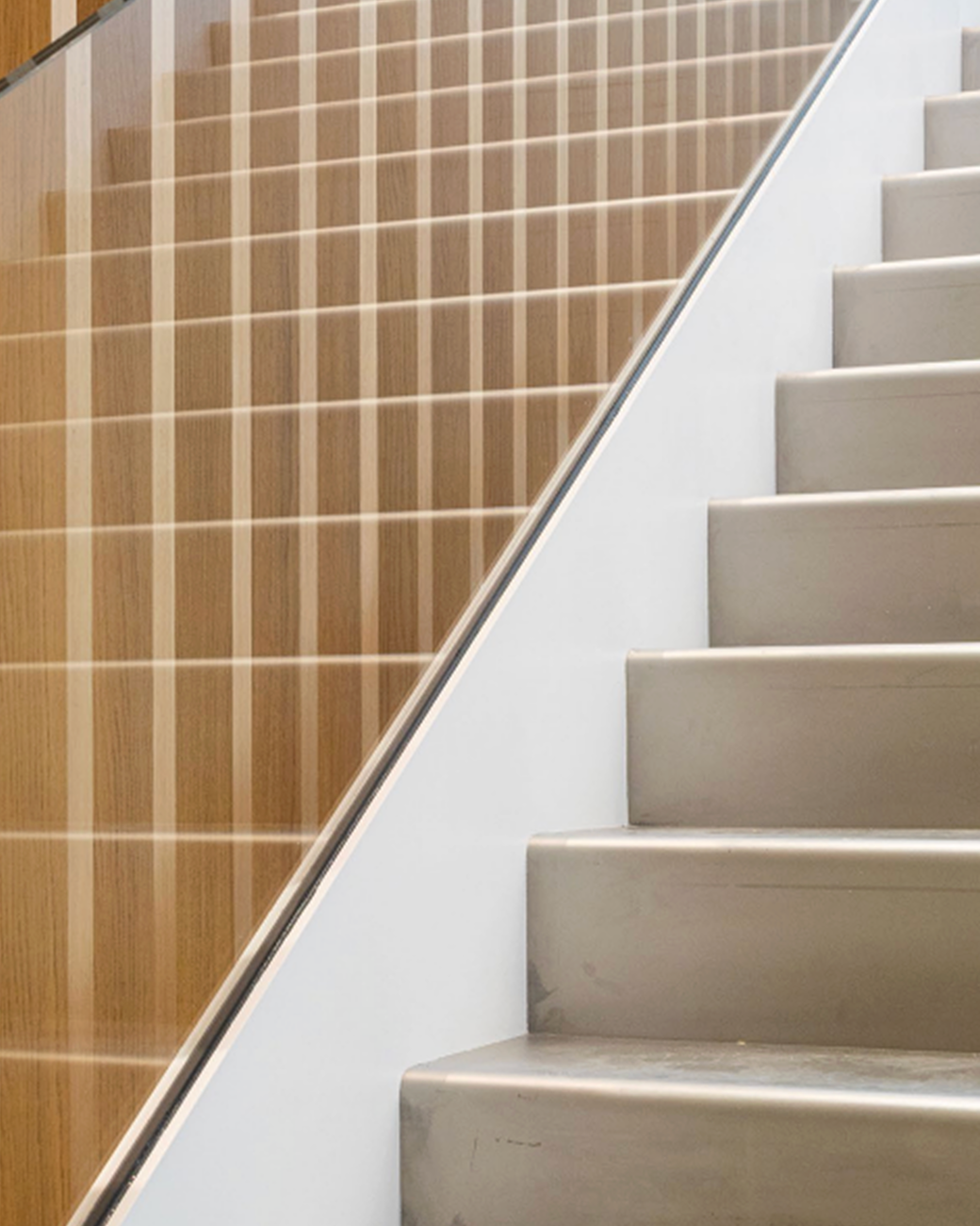 Détail de l’escalier flottant