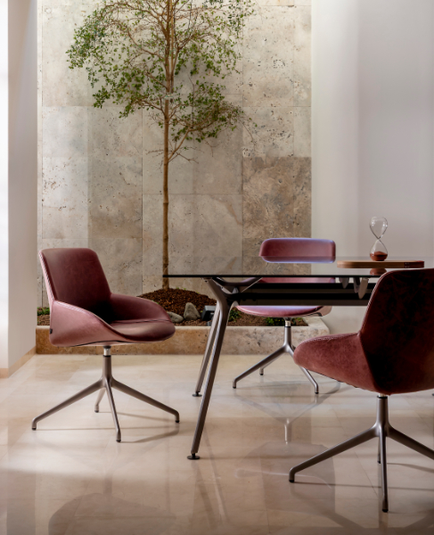 Mobilier exposé dans le showroom Actiu RED