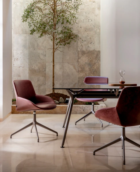 Mobiliario expuesto en el showroom de Actiu RED